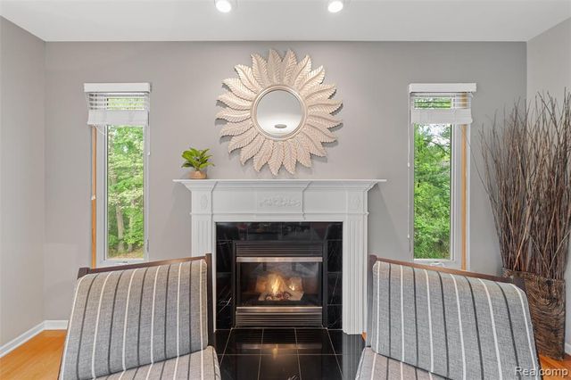 10099 Fernbrooke Drive, Brighton, MI 48116
