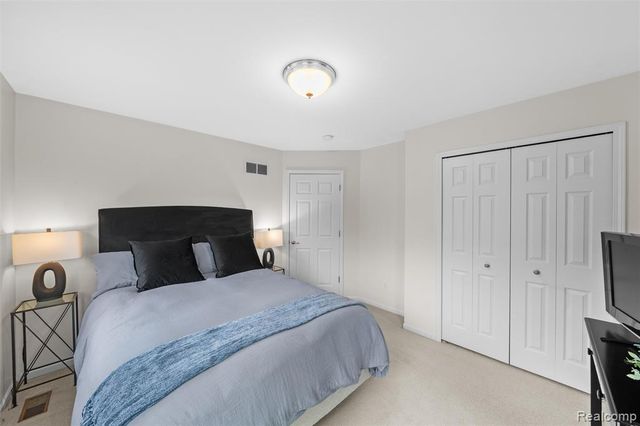 10099 Fernbrooke Drive, Brighton, MI 48116