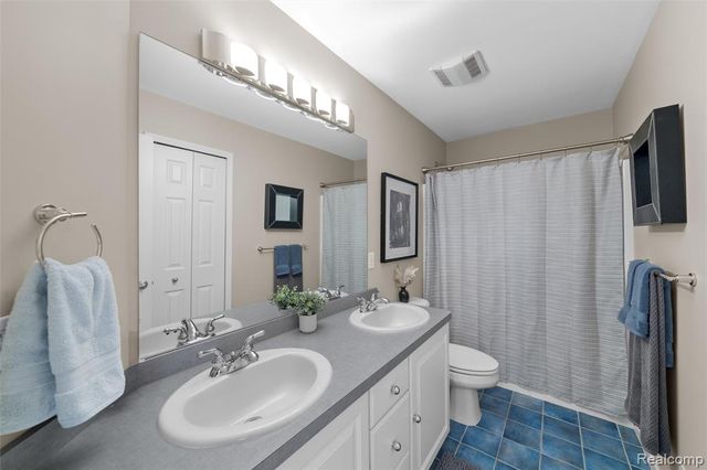 10099 Fernbrooke Drive, Brighton, MI 48116