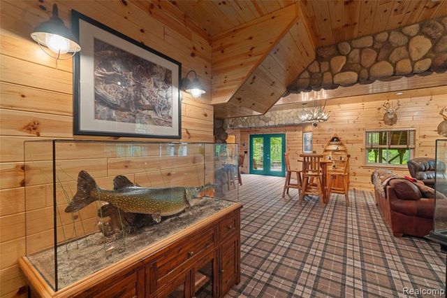 10099 Fernbrooke Drive, Brighton, MI 48116