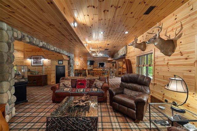 10099 Fernbrooke Drive, Brighton, MI 48116