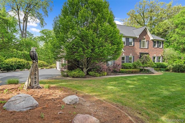 10099 Fernbrooke Drive, Brighton, MI 48116