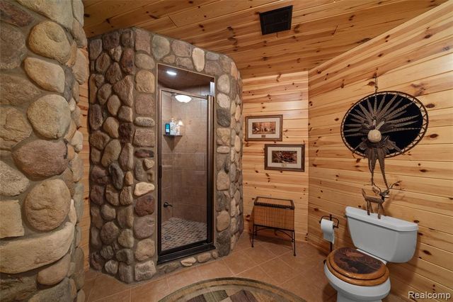 10099 Fernbrooke Drive, Brighton, MI 48116