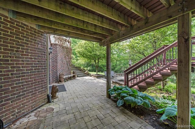 10099 Fernbrooke Drive, Brighton, MI 48116