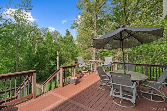 10099 Fernbrooke Drive, Brighton, MI 48116