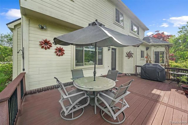 10099 Fernbrooke Drive, Brighton, MI 48116
