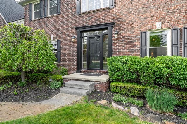 10099 Fernbrooke Drive, Brighton, MI 48116