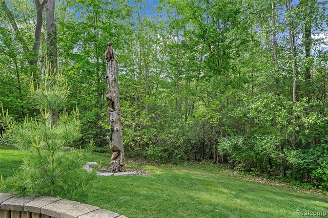 10099 Fernbrooke Drive, Brighton, MI 48116