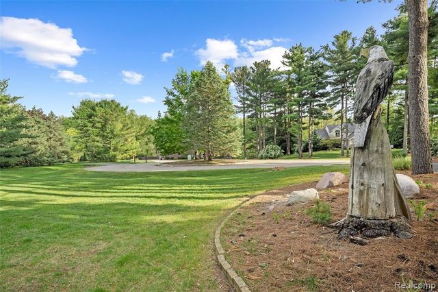 10099 Fernbrooke Drive, Brighton, MI 48116