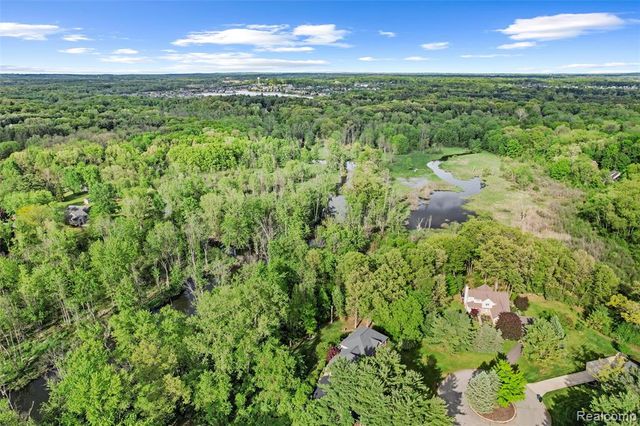 10099 Fernbrooke Drive, Brighton, MI 48116