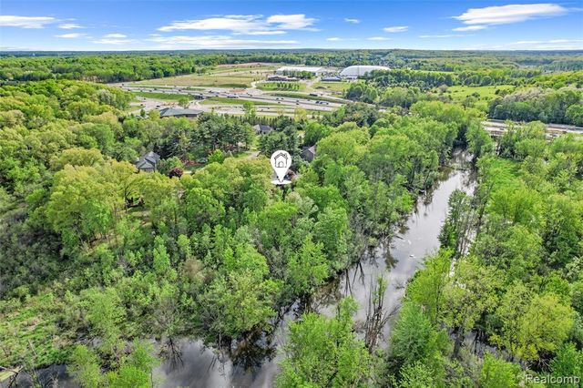 10099 Fernbrooke Drive, Brighton, MI 48116