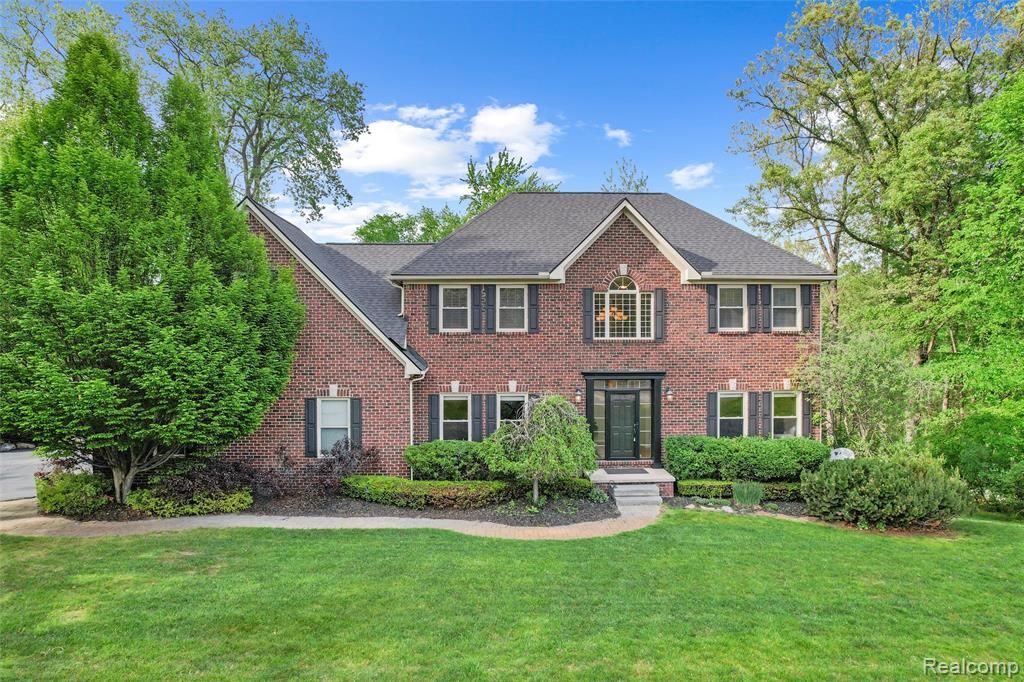 10099 Fernbrooke Drive, Brighton, MI 48116