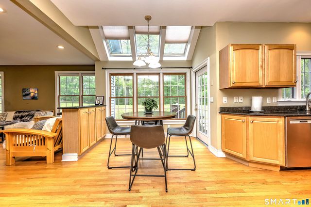 125 Peck Hill Road, Woodbridge, CT 06525