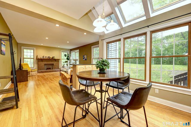 125 Peck Hill Road, Woodbridge, CT 06525