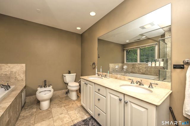 125 Peck Hill Road, Woodbridge, CT 06525