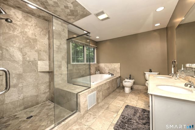 125 Peck Hill Road, Woodbridge, CT 06525