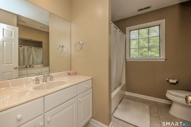125 Peck Hill Road, Woodbridge, CT 06525