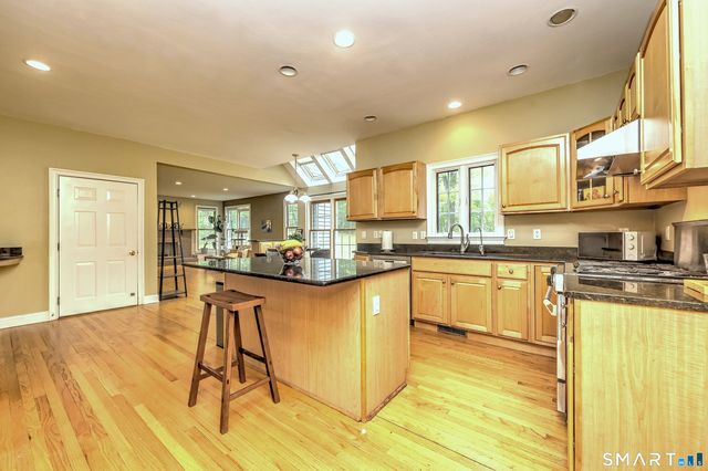 125 Peck Hill Road, Woodbridge, CT 06525