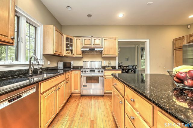 125 Peck Hill Road, Woodbridge, CT 06525