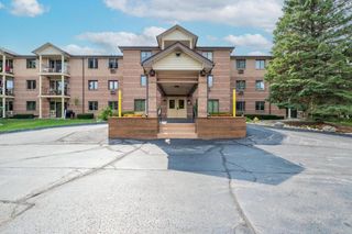 530 N Silverbrook DRIVE #121, West Bend, WI 53090