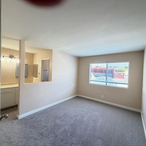 8641 Lake Murray Unit 7 7, Santa Ana, CA 92119