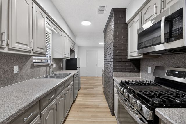 302 Gwendola Drive, Mckinney, TX 75071