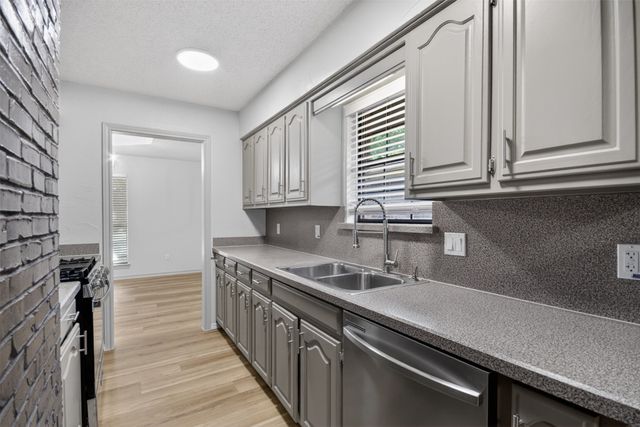 302 Gwendola Drive, Mckinney, TX 75071