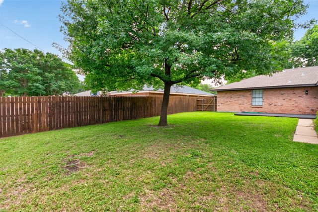 302 Gwendola Drive, Mckinney, TX 75071