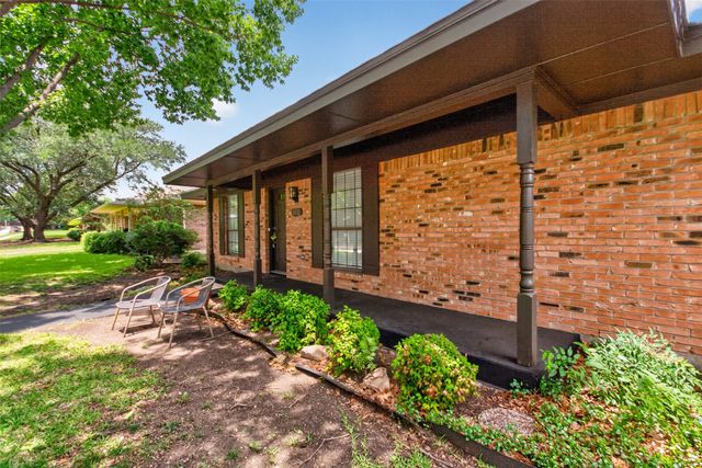 302 Gwendola Drive, Mckinney, TX 75071