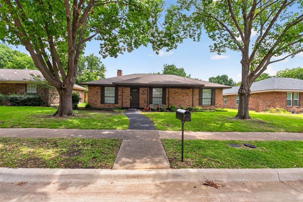 302 Gwendola Drive, Mckinney, TX 75071