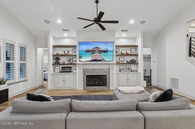 12687 AUTUMN GARDEN Drive, Jacksonville, FL 32223