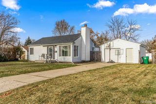 29536 Dover Street, Garden City, MI 48135