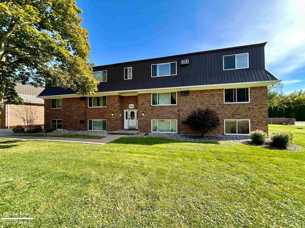 1637 S Riverside Drive 1, Saint Clair, MI 48079