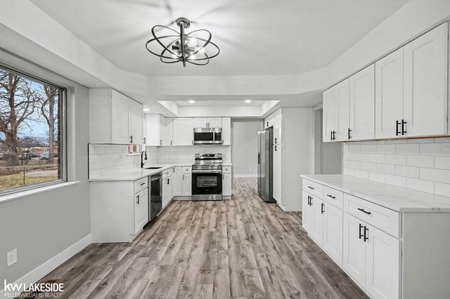 37405 Calka Drive, Sterling Heights, MI 48310