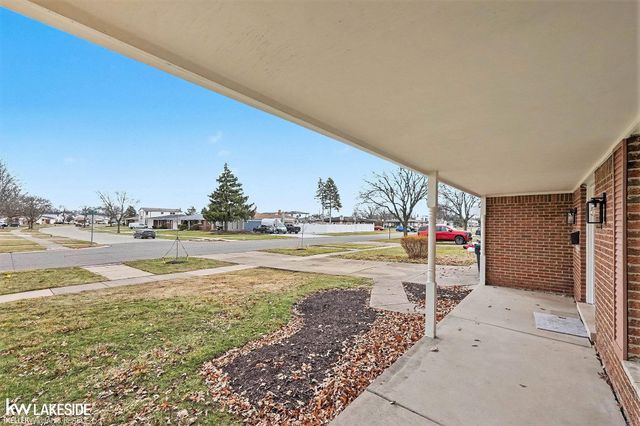 37405 Calka Drive, Sterling Heights, MI 48310