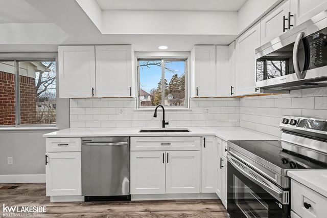 37405 Calka Drive, Sterling Heights, MI 48310