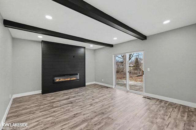 37405 Calka Drive, Sterling Heights, MI 48310