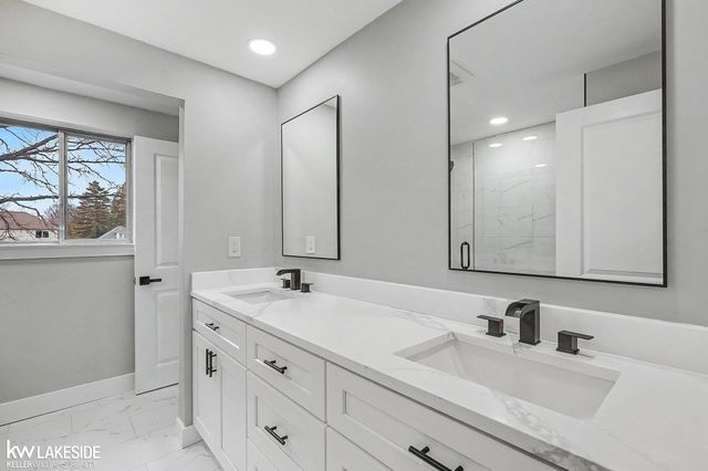 37405 Calka Drive, Sterling Heights, MI 48310