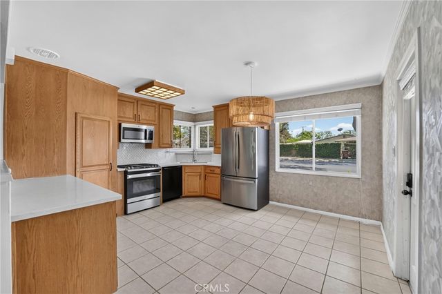 1587 W Kimberly Avenue, Anaheim, CA 92802