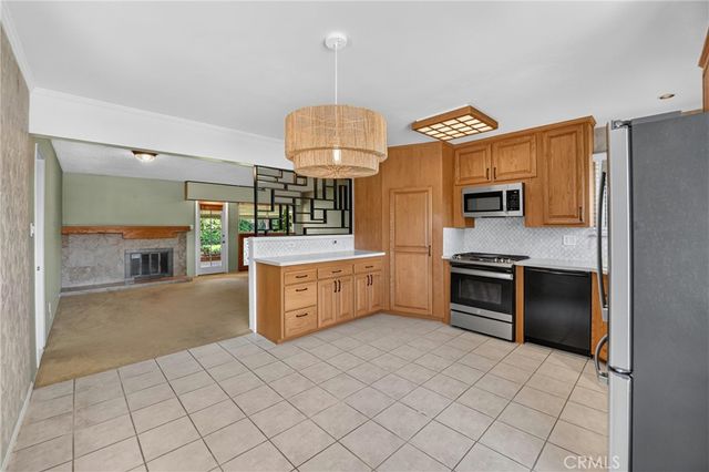 1587 W Kimberly Avenue, Anaheim, CA 92802