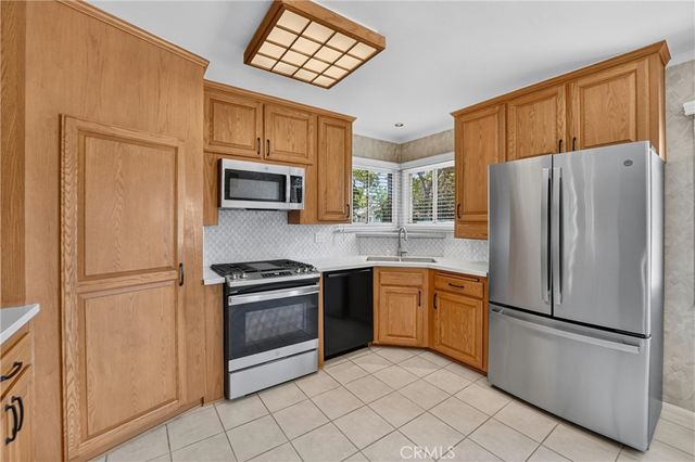 1587 W Kimberly Avenue, Anaheim, CA 92802
