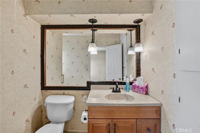 1587 W Kimberly Avenue, Anaheim, CA 92802