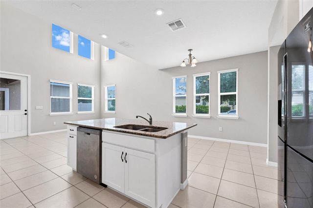 15907 MARINA BAY DRIVE, Winter Garden, FL 34787