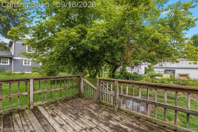 2189 Willow Beach Street, Keego Harbor, MI 48320
