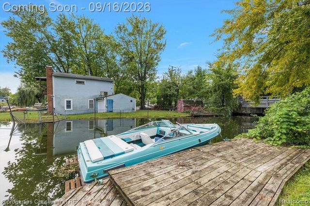 2189 Willow Beach Street, Keego Harbor, MI 48320