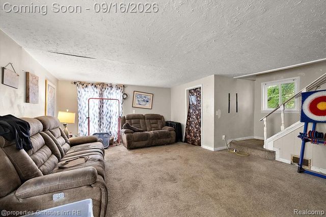 2189 Willow Beach Street, Keego Harbor, MI 48320