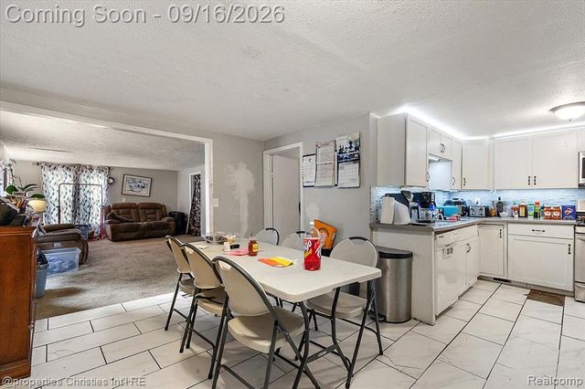 2189 Willow Beach Street, Keego Harbor, MI 48320