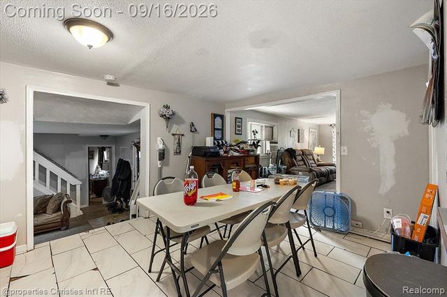 2189 Willow Beach Street, Keego Harbor, MI 48320