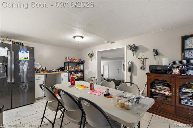 2189 Willow Beach Street, Keego Harbor, MI 48320