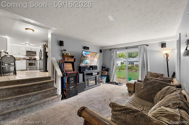 2189 Willow Beach Street, Keego Harbor, MI 48320